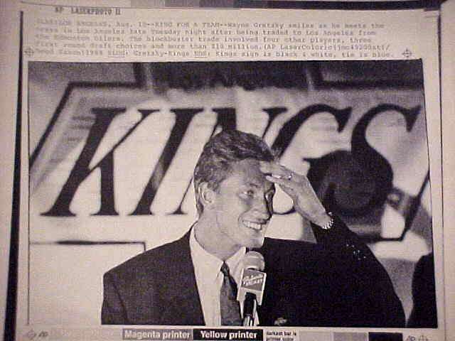 WIREPHOTO [HOCKEY]: Wayne Gretzky - [08/10/88] 'King For A Team' (Kings) Baseball cards value