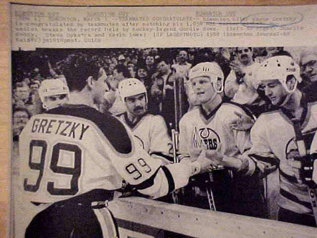 WIREPHOTO [HOCKEY]: Wayne Gretzky - [03/01/88] 'Big Time In Assists' (Oiler Baseball cards value