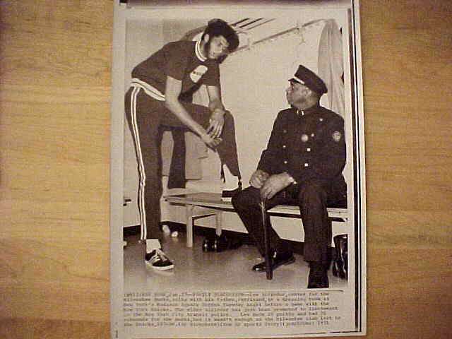 WIREPHOTO: Kareem Abdul-Jabbar - [02/28/69] 'College Player Of The Year' (L Basketball cards value