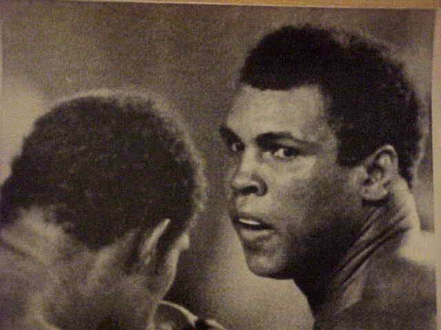 WIREPHOTO [BOXING]: Muhammad Ali - [10/01/76] 'Near The End' Baseball cards value