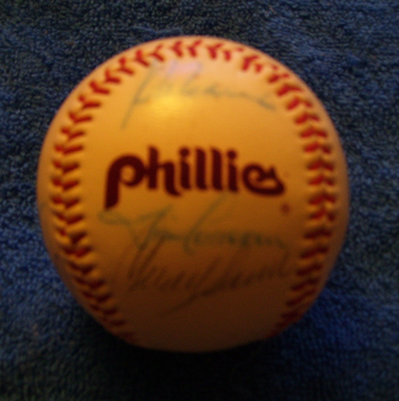 1985 Phillies - Team Signed/AUTOGRAPHED baseball [#ed4-02] w/9 Signatures  cards value
