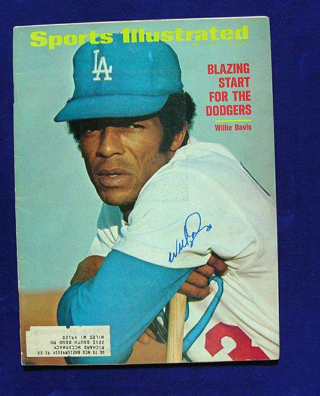 Willie Davis - AUTOGRAPHED 1972 SPORTS ILLUSTRATED (Dodgers,deceased)  cards value