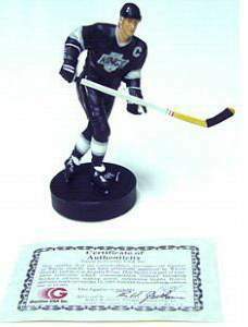 Wayne Gretzky - 1989 Gartlan 4-1/2 inch Porcelain Cast Minature Figurine Hockey cards value