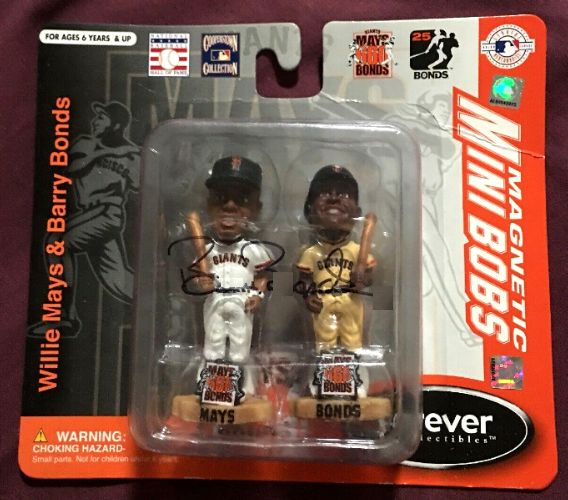 Willie Mays/Barry Bonds - 2004 MAGNETIC MINI BOBS (Giants)  cards value