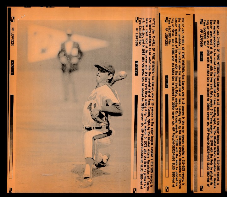 WIREPHOTO: Tom Seaver - [01/07/92] COMPLETE SET (3) 'Hall Of Fame Material'  cards value
