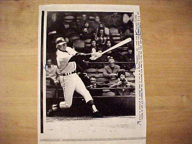 WIREPHOTO: Al Kaline - [01/08/80] 'Figure In The Hall Of Fame' (Tigers)  cards value