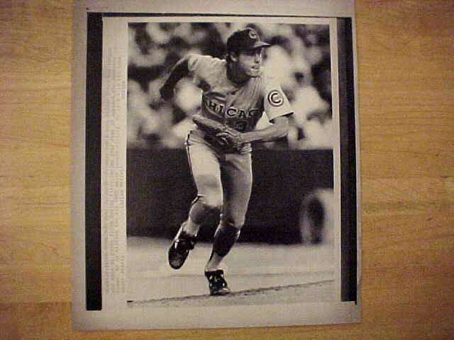 WIREPHOTO: Greg Maddux - [06/20/90] 'Covering First' (Cubs)  cards value