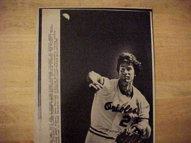 WIREPHOTO: Jim Palmer - [04/02/80] 'The Form Appears' (Orioles)  cards value