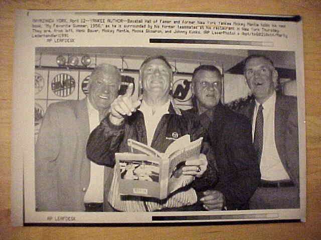 WIREPHOTO: Mickey Mantle - [1991-04/12] AP 'Yankee Author' (Yankees)  cards value