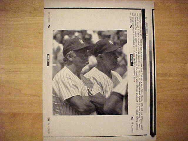 WIREPHOTO: Mickey Mantle - [1989-07/15] 'Moment For Memories' (Yankees)  cards value