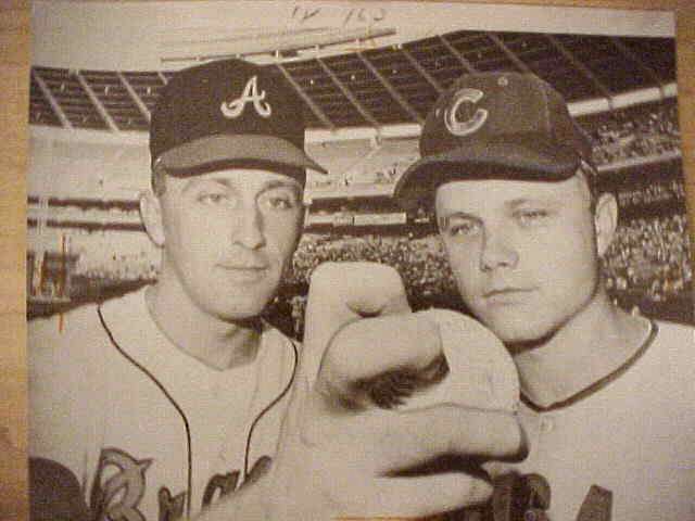 WIREPHOTO: Phil Niekro - [05/24/69] 'Brothers Niekro' (Braves)  cards value