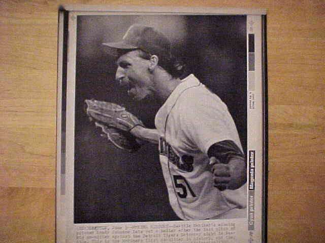 WIREPHOTO: Randy Johnson - [06/03/90] 'Making History' (Mariners)  cards value