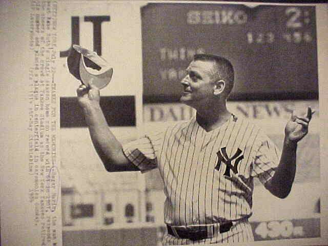 WIREPHOTO: Roger Maris - [07/22/84] 'Thanks For The Memories' (Yankees)  cards value