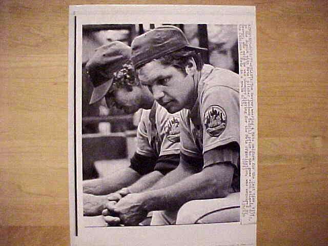 WIREPHOTO: Tom Seaver - [06/16/77] 'Gotta Go' (Mets)  cards value