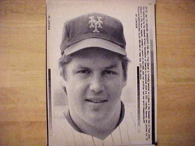 WIREPHOTO: Tom Seaver - [01/07/92] 'Seaver Candidate For Hall' (Mets)  cards value
