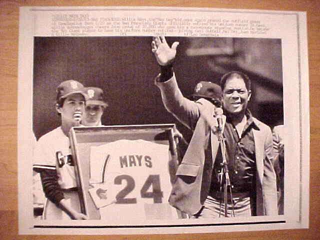 WIREPHOTO: Willie Mays - [08/20/83] 'Uniform Retired' (Giants)  cards value