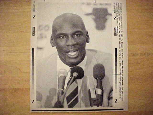 WIREPHOTO: Michael Jordan - [10/06/93] 'That's All' (Bulls) Basketball cards value