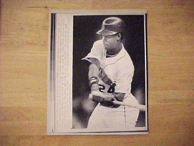 WIREPHOTO: Ken Griffey Jr - [06/05/89] 'Number Ten' (Mariners)  cards value