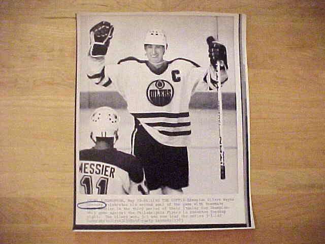 WIREPHOTO [HOCKEY]: Wayne Gretzky - [05/29/85] 'Nailing The Coffin' (Oilers  cards value