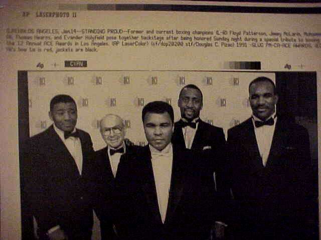 WIREPHOTO [BOXING]: Muhammad Ali - [01/14/91] 'Standing Proud'  cards value